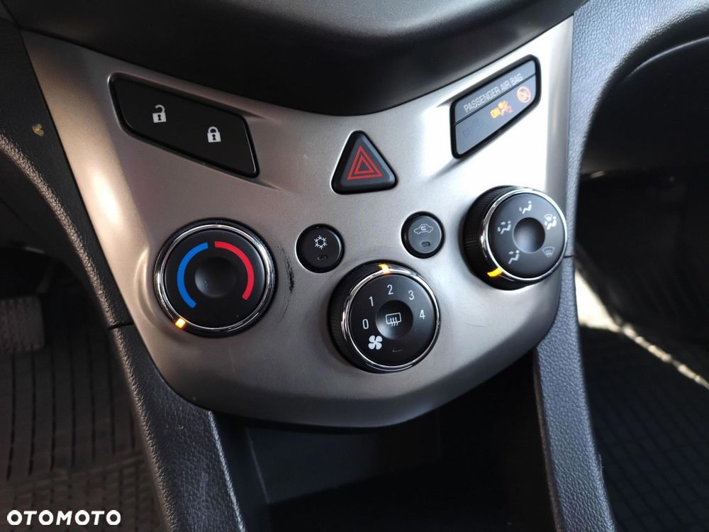 Chevrolet Aveo 1.2 LT - 17