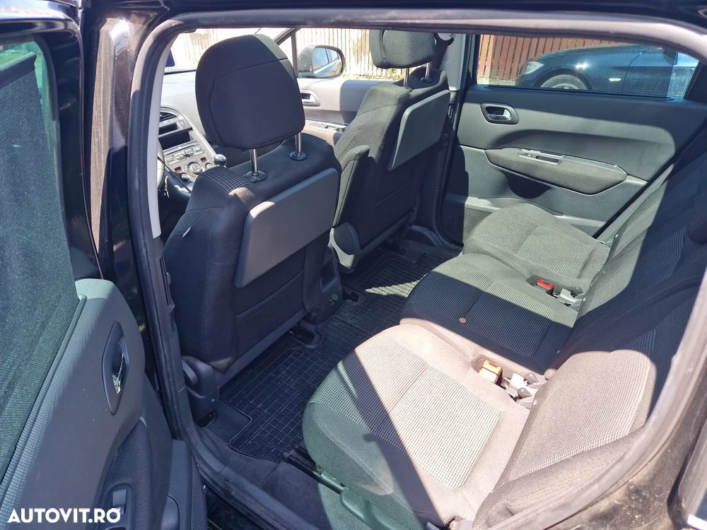 Peugeot 5008 HDI 150 Business-Line - 10