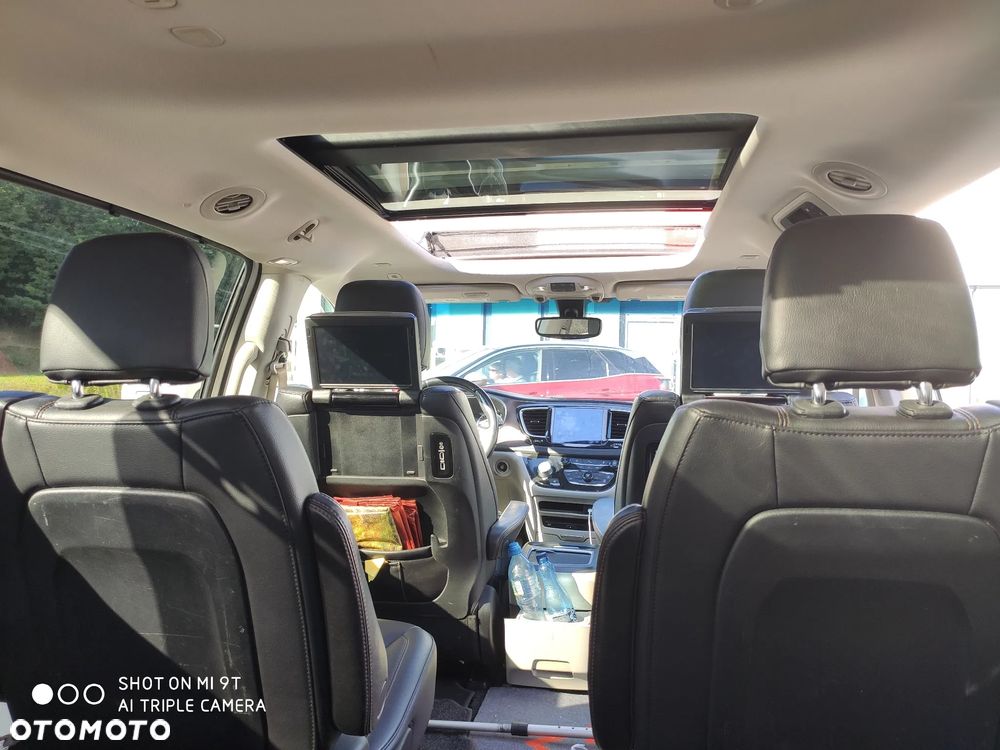 Chrysler Pacifica - 10