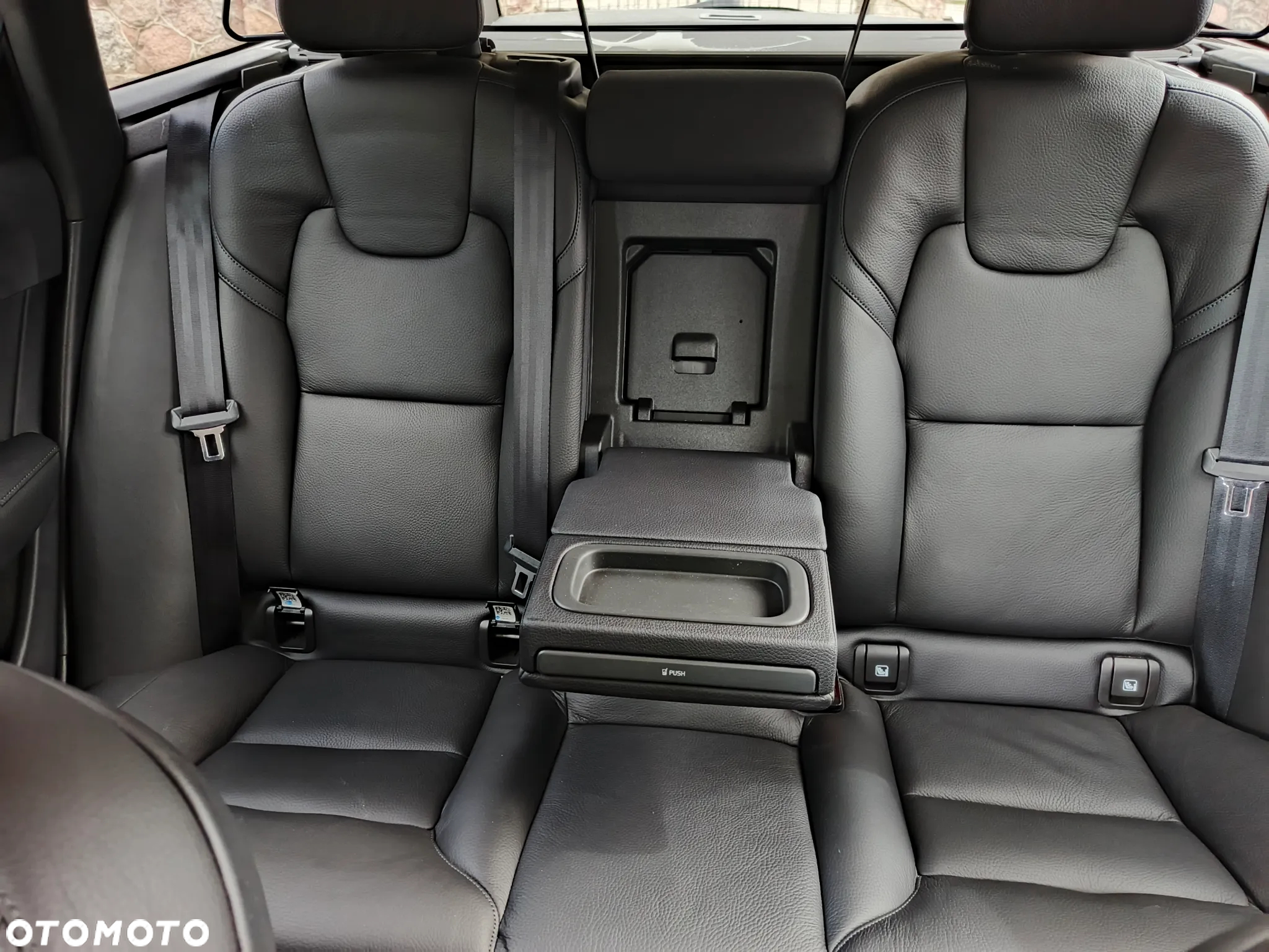 Volvo V90 D5 AWD Momentum - 26