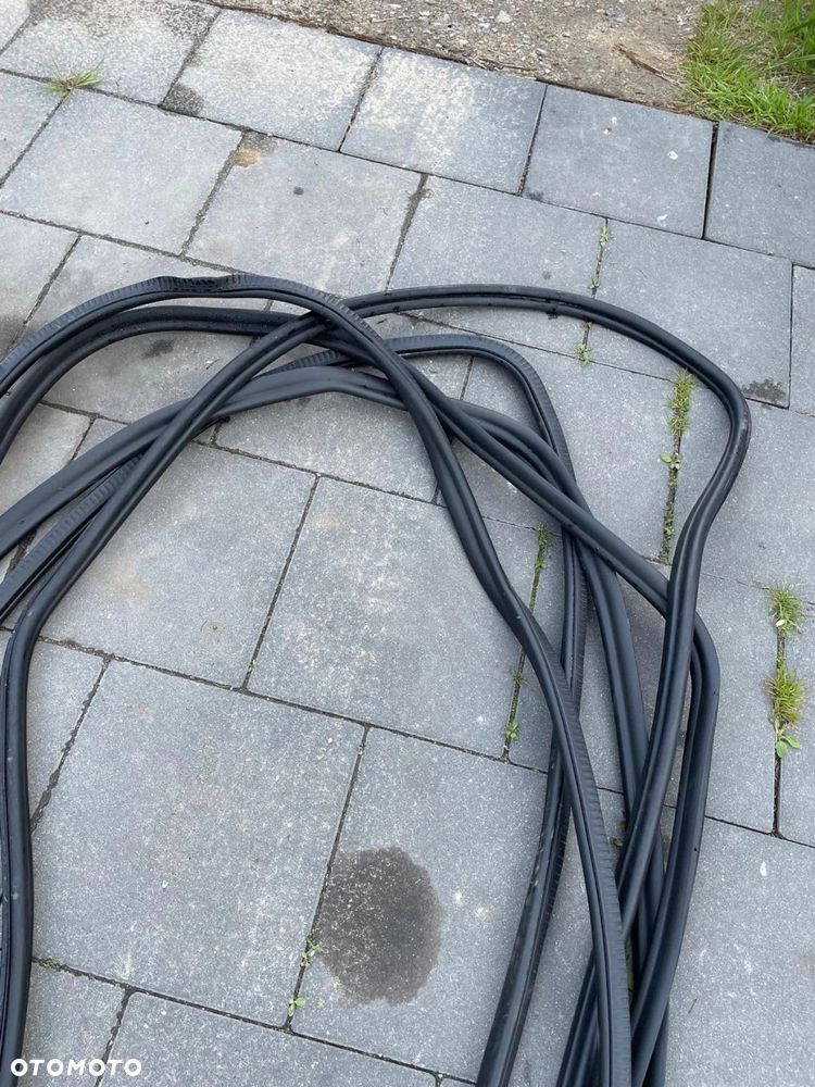 KOMPLET USZCZELEK DRZWI USZCZELKA DRZWI BAGAŻNIK BMW 5 G30 - 4
