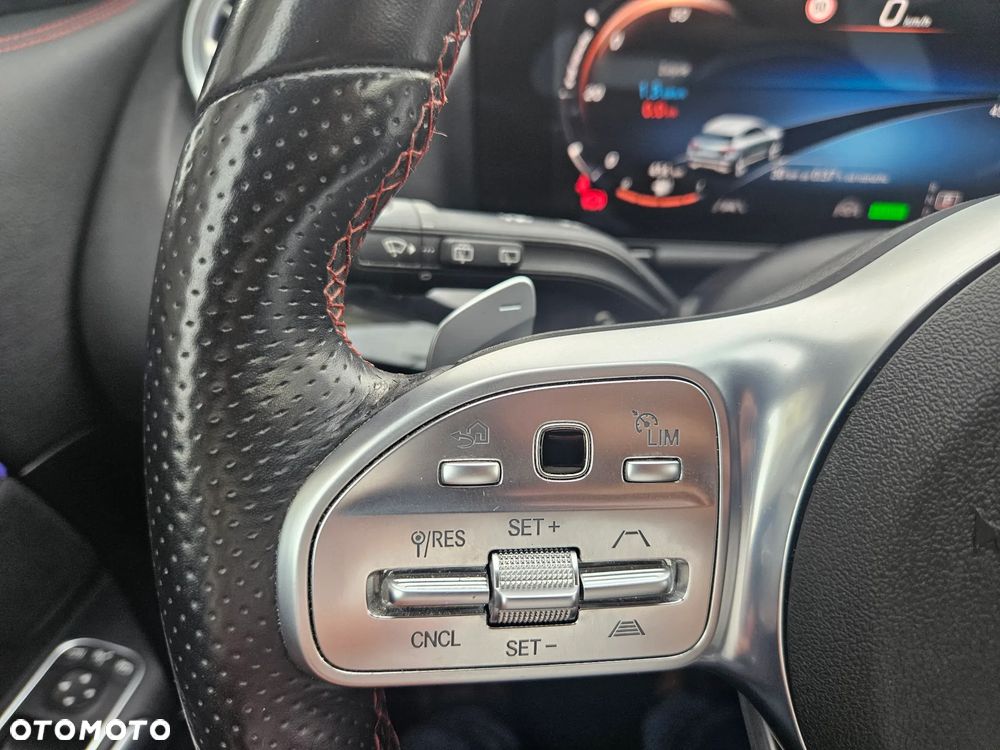 Mercedes-Benz GLA - 17