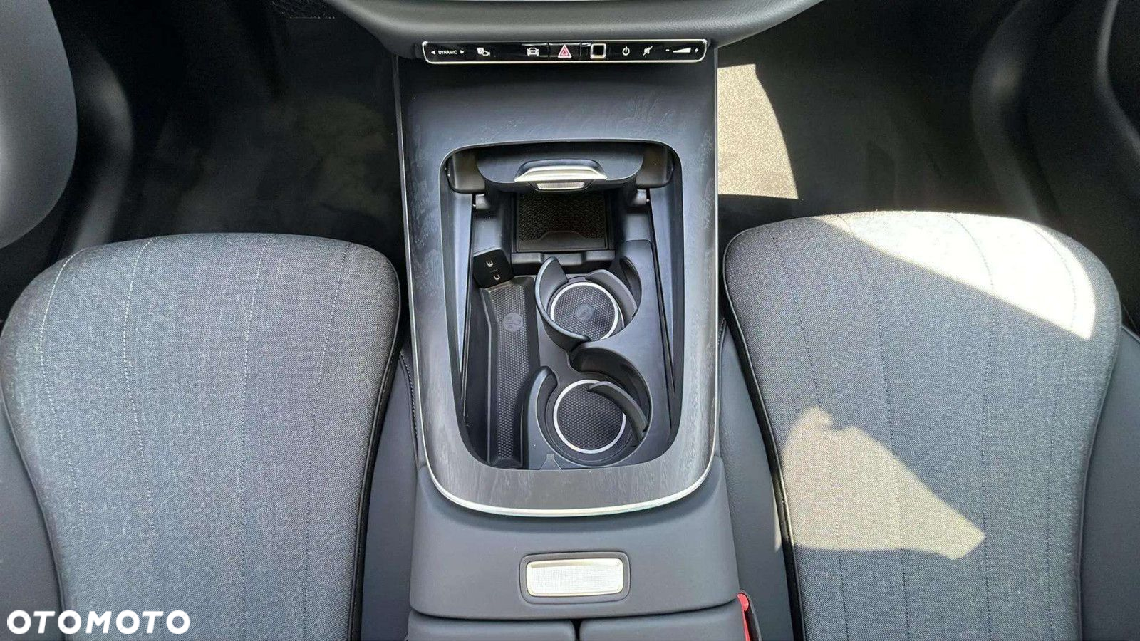 Mercedes-Benz Klasa E - 9