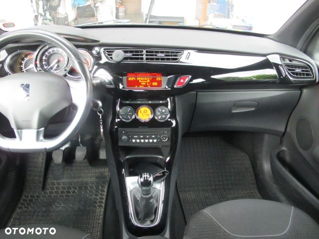 Citroën DS3 e-HDi 90 FAP SoChic - 19