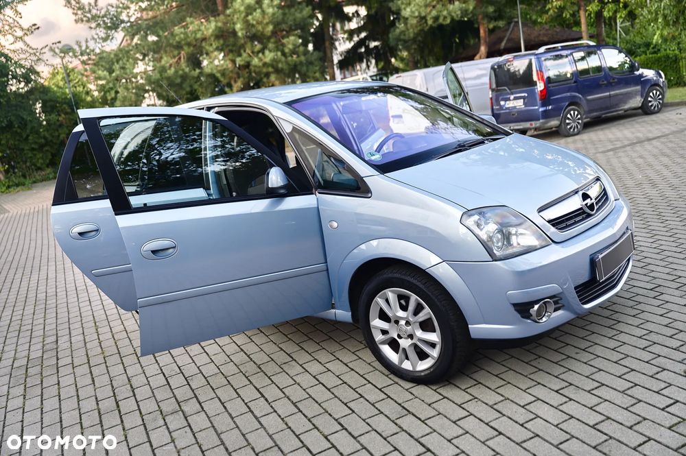 Opel Meriva 1.8 16V Essentia Easytronic - 17