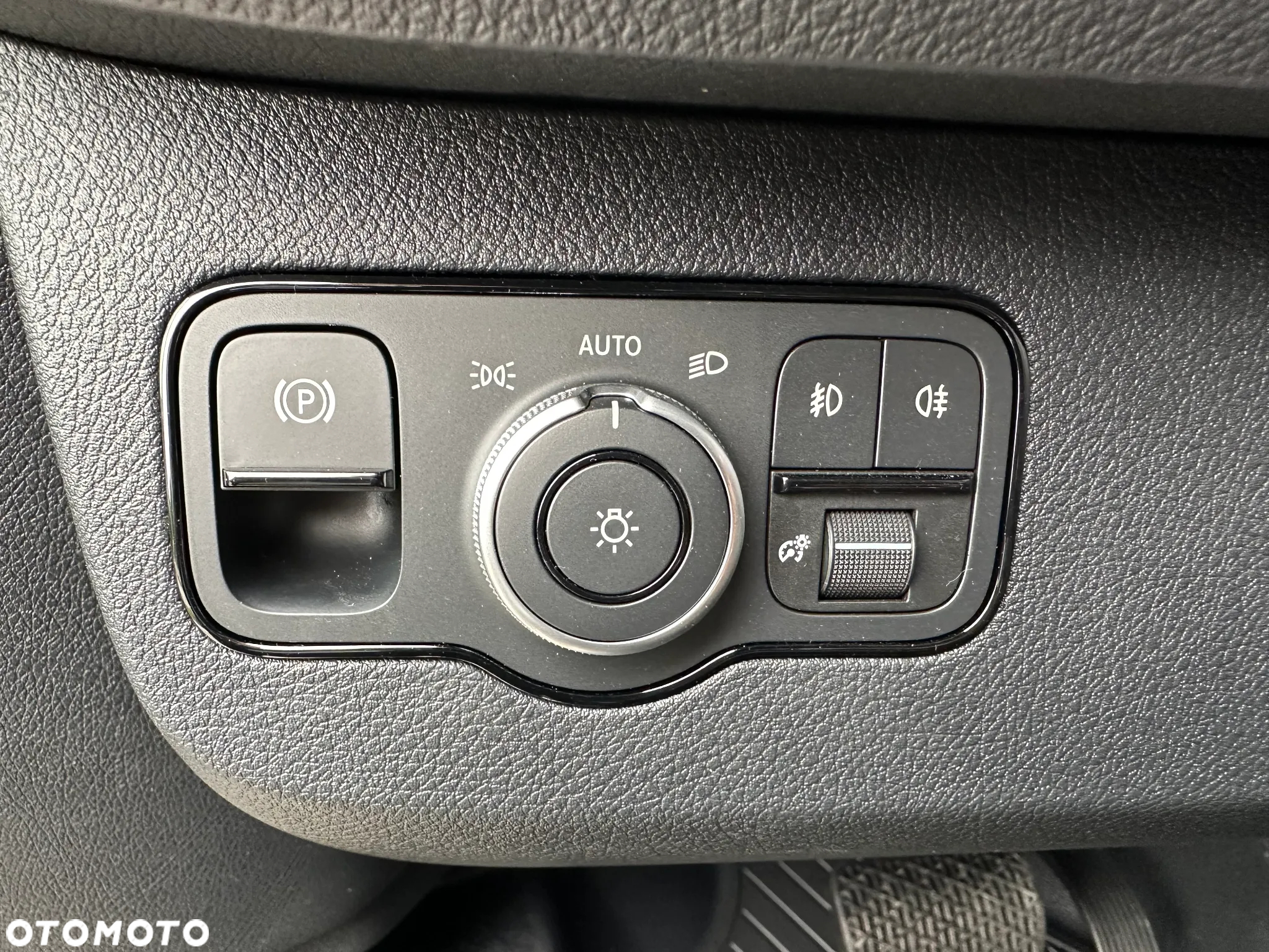 Mercedes-Benz E-Sprinter - 11