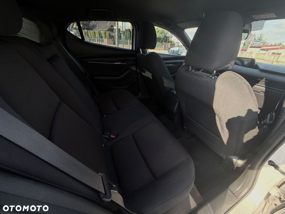 Mazda 3 SKYACTIV-G 2.0 M-Hybrid - 16
