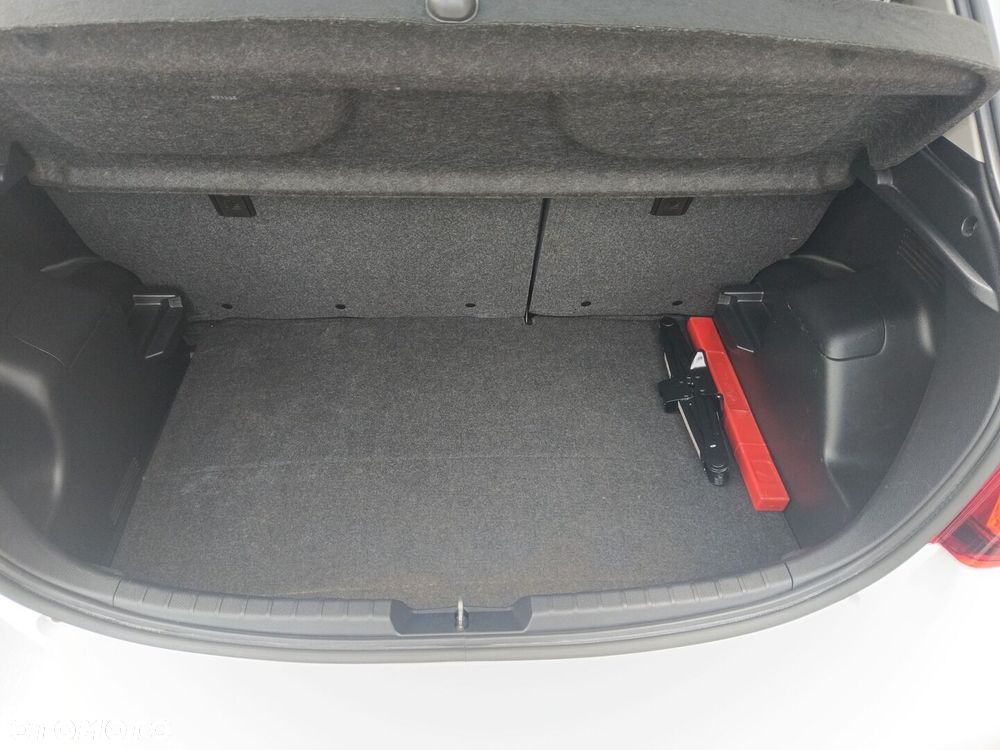Toyota Yaris - 21