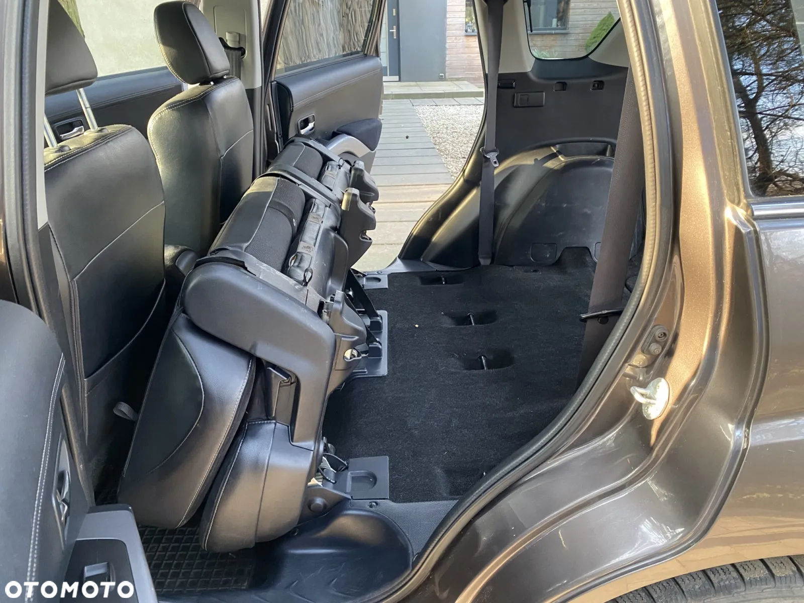 Mitsubishi Outlander - 8