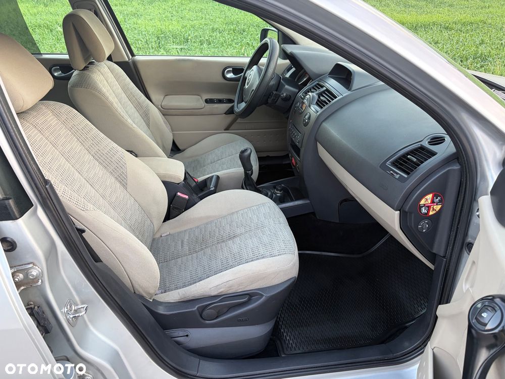 Renault Megane 1.6 Confort Privilege - 24