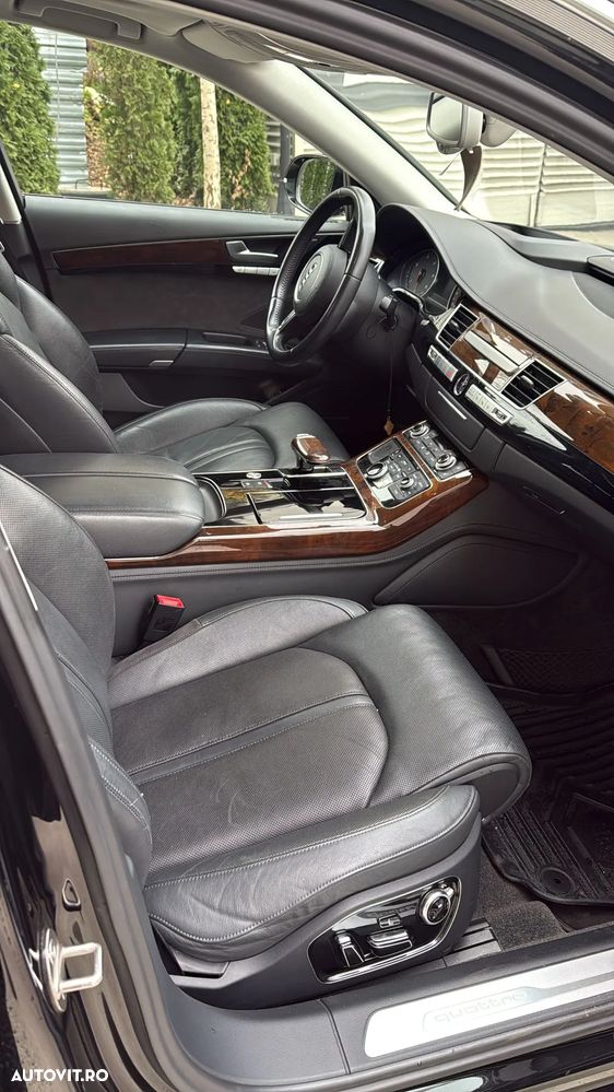 Audi A8 4.2 TDI DPF (clean diesel) quattro tiptronic - 11