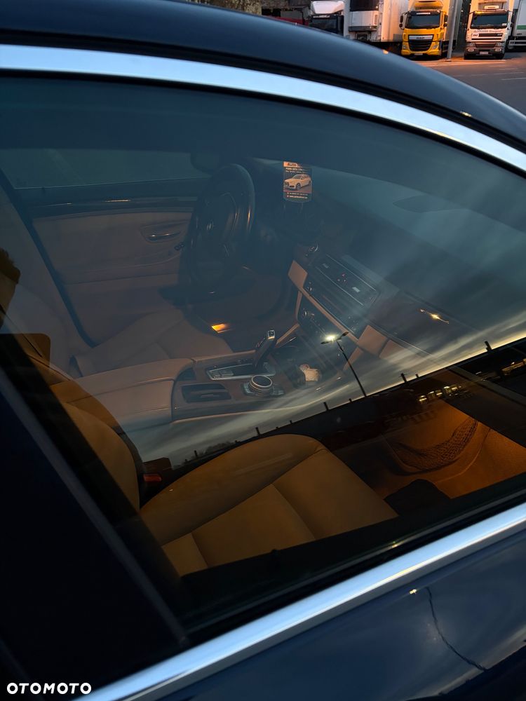 BMW Seria 5 535i Luxury Line - 7