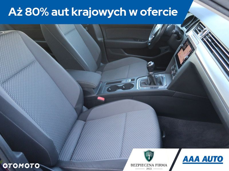 Volkswagen Passat - 10