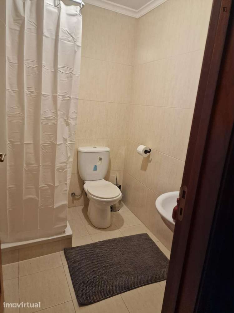 Quarto - localizado em Aveiro - Grande imagem: 5/15