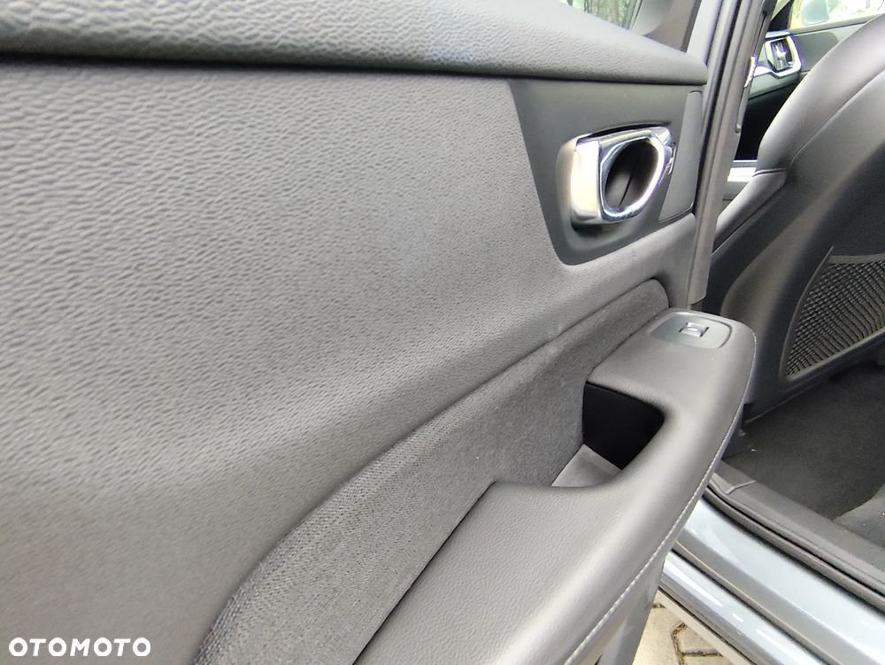 Volvo V60 D3 Geartronic Momentum - 25