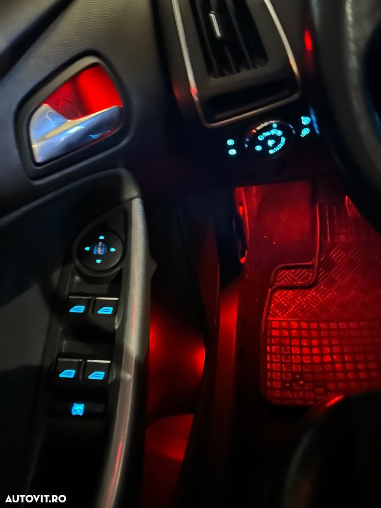 Ford Focus - 11