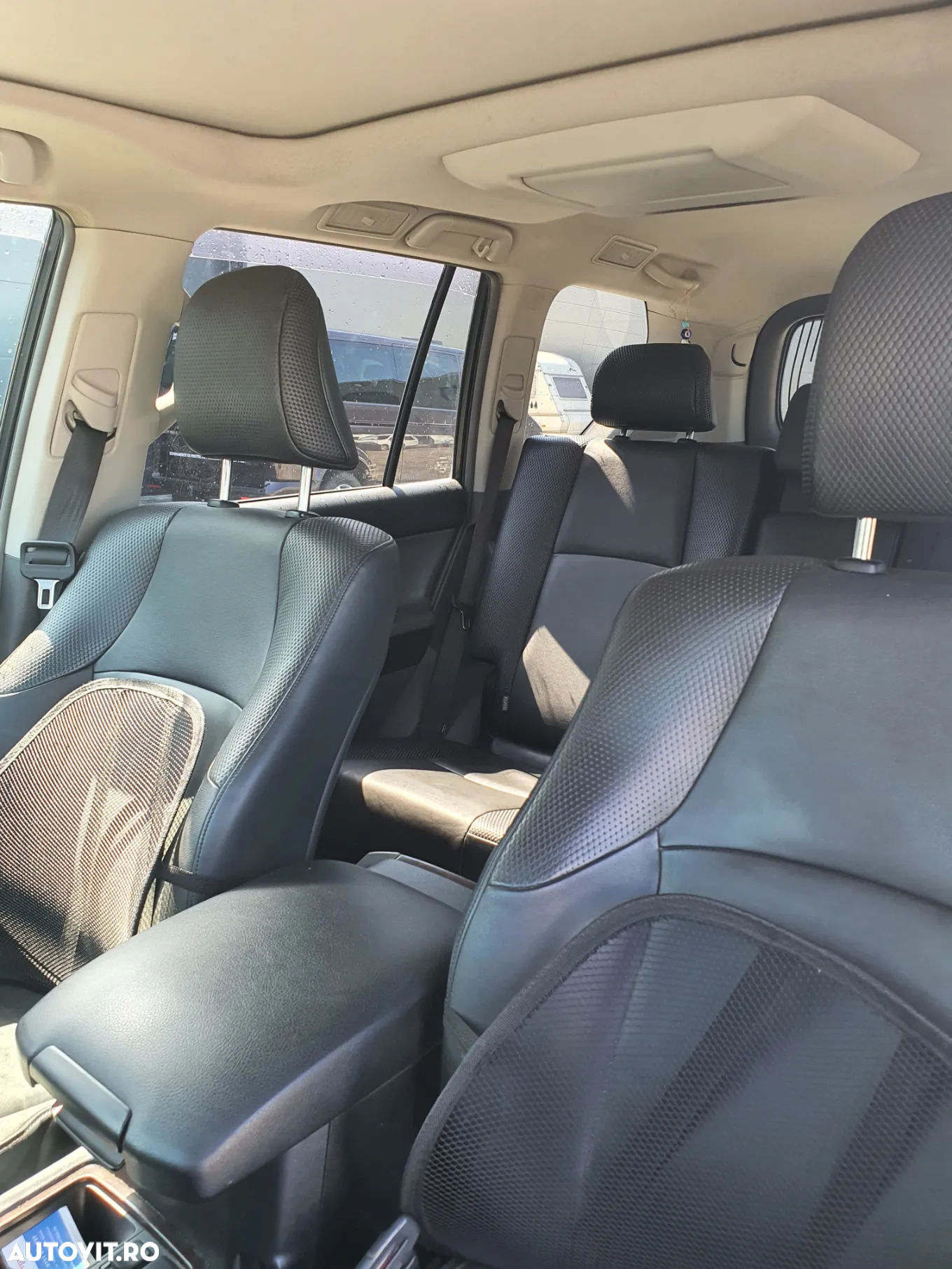 Toyota Land Cruiser 3.0l Turbo D-4D Aut. AVS 7 Locuri Luxury - 7
