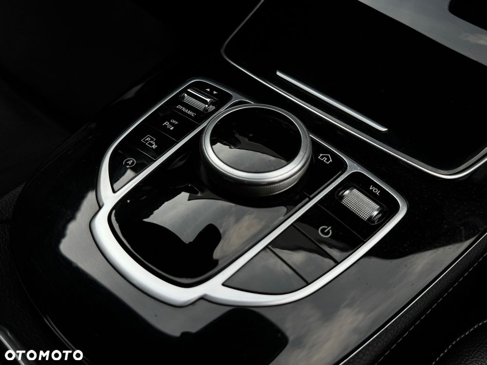 Mercedes-Benz Klasa E 200 9G-TRONIC AMG Line - 26