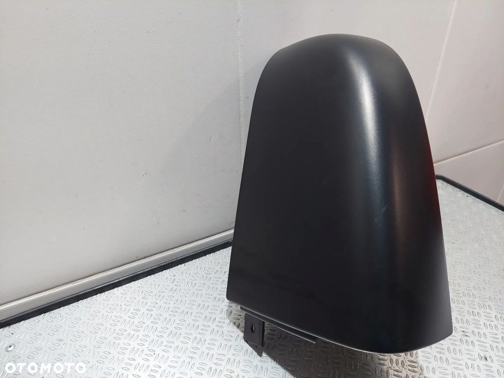 PLASTIK OSŁONA NAD LAMPĄ LEWY TYŁ RENAULT TRAFIC III 3 R2016 NR 9039037759R, 903905765R - 2