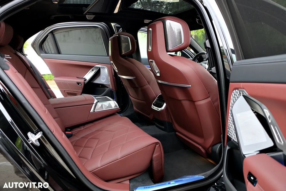 BMW M7 M760e xDrive AT PHEV - 12