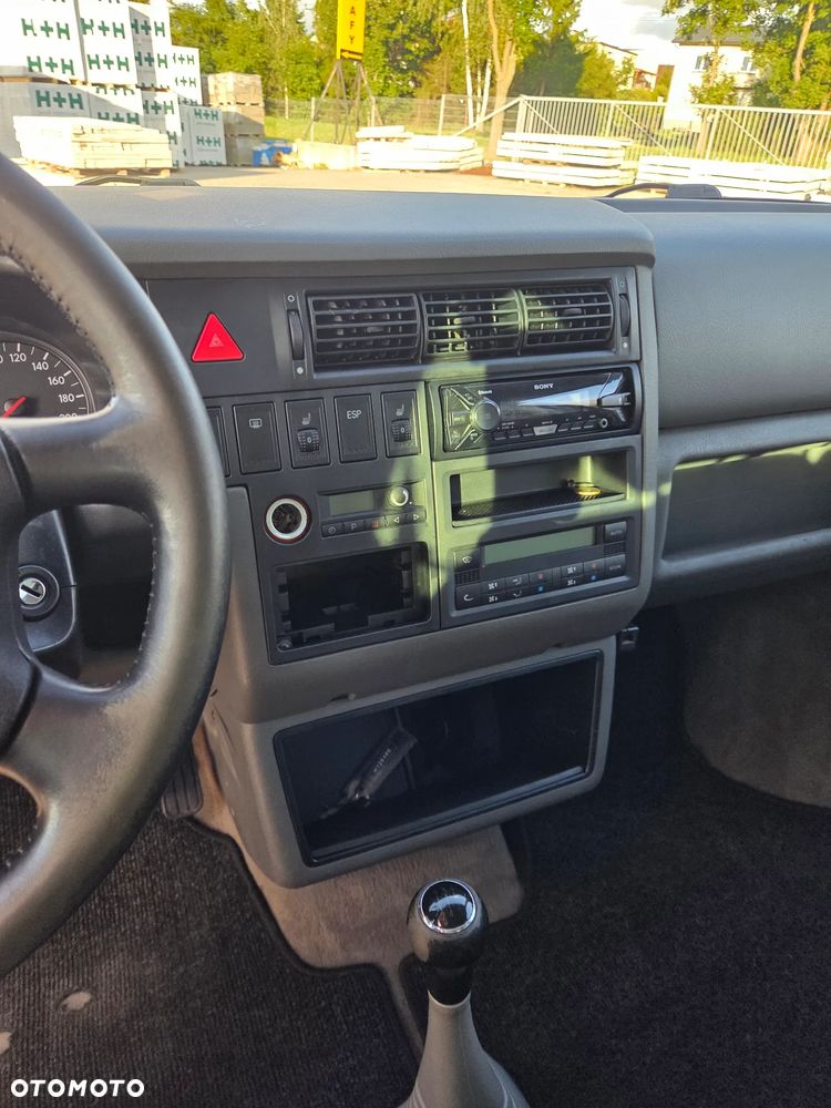 Volkswagen Multivan Standard - 15