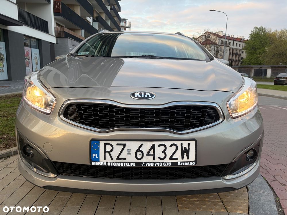 Kia Ceed 1.6 GDI ISG UEFA EURO 2016 - 4
