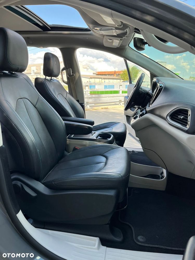 Chrysler Pacifica - 18