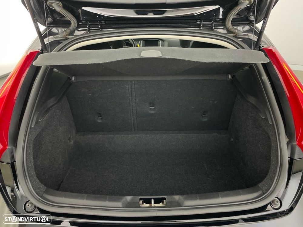 Volvo V40 Cross Country 2.0 D2 Pro - 13