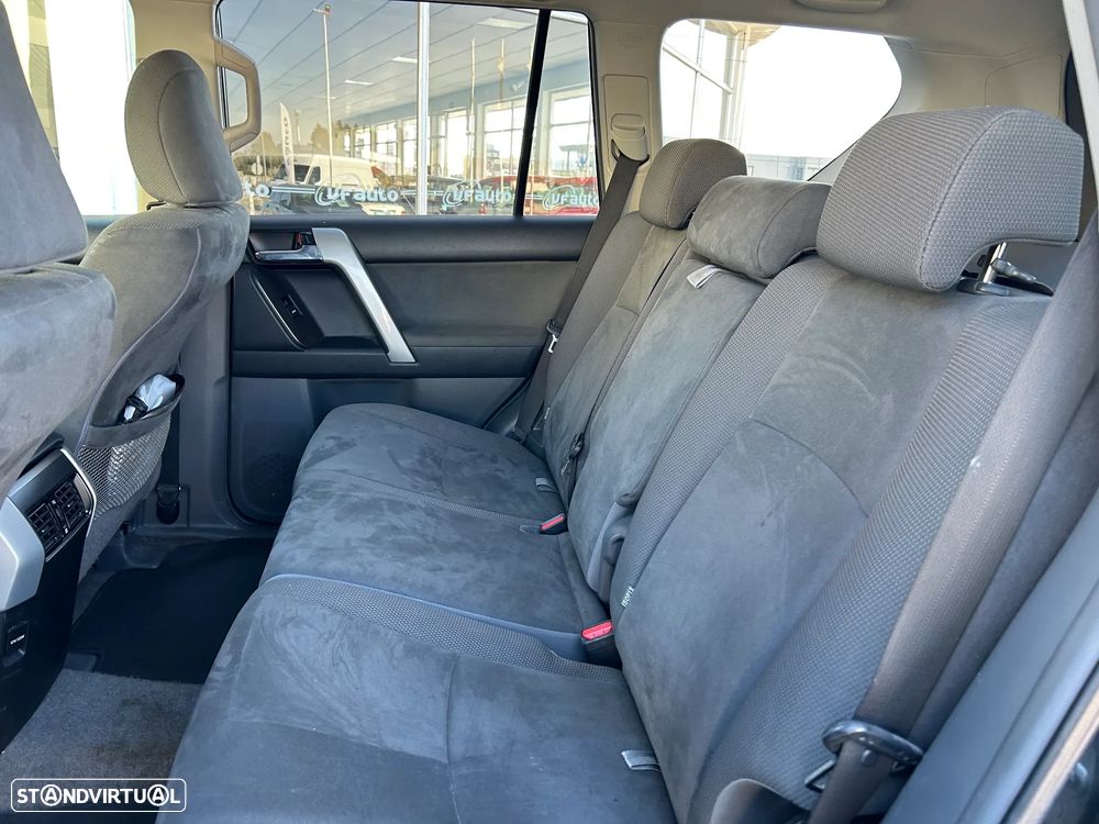 Toyota Land Cruiser - 21