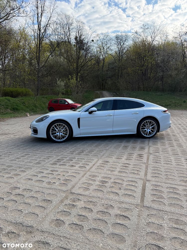 Porsche Panamera 4 - 3