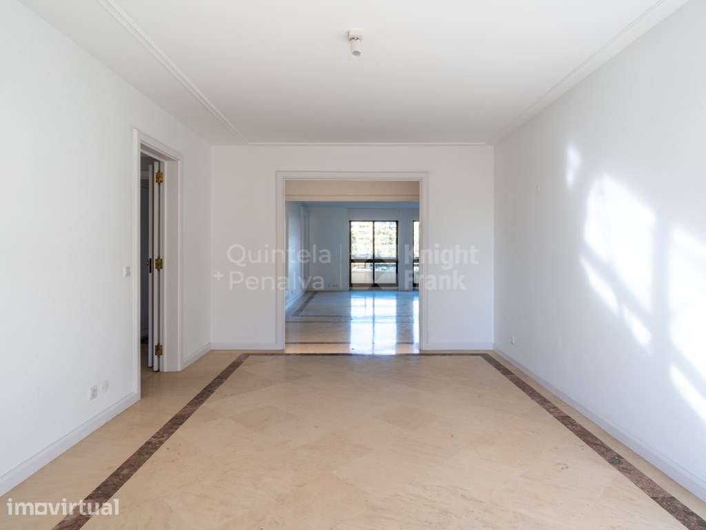 Apartamento T3+1 em condomínio privado nas Avenidas Novas, Lisboa - Grande imagem: 3/29
