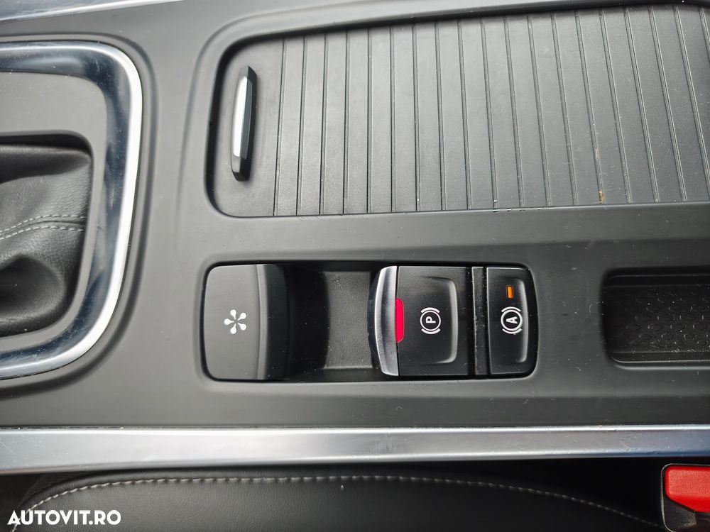 Renault Megane TCE 140 EDC Techno - 12