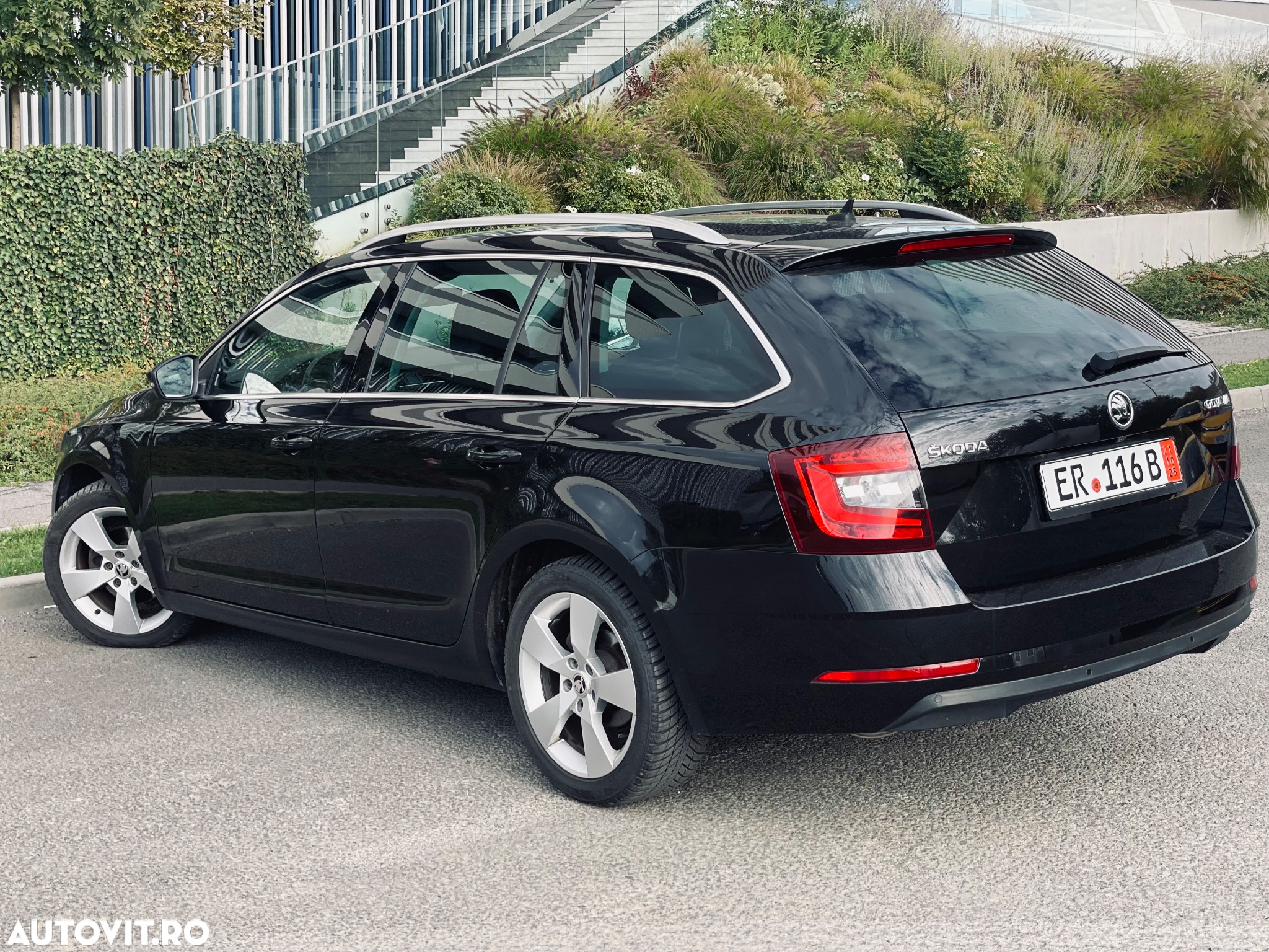 Skoda Octavia 2.0 TDI DSG Premium Edition - 5