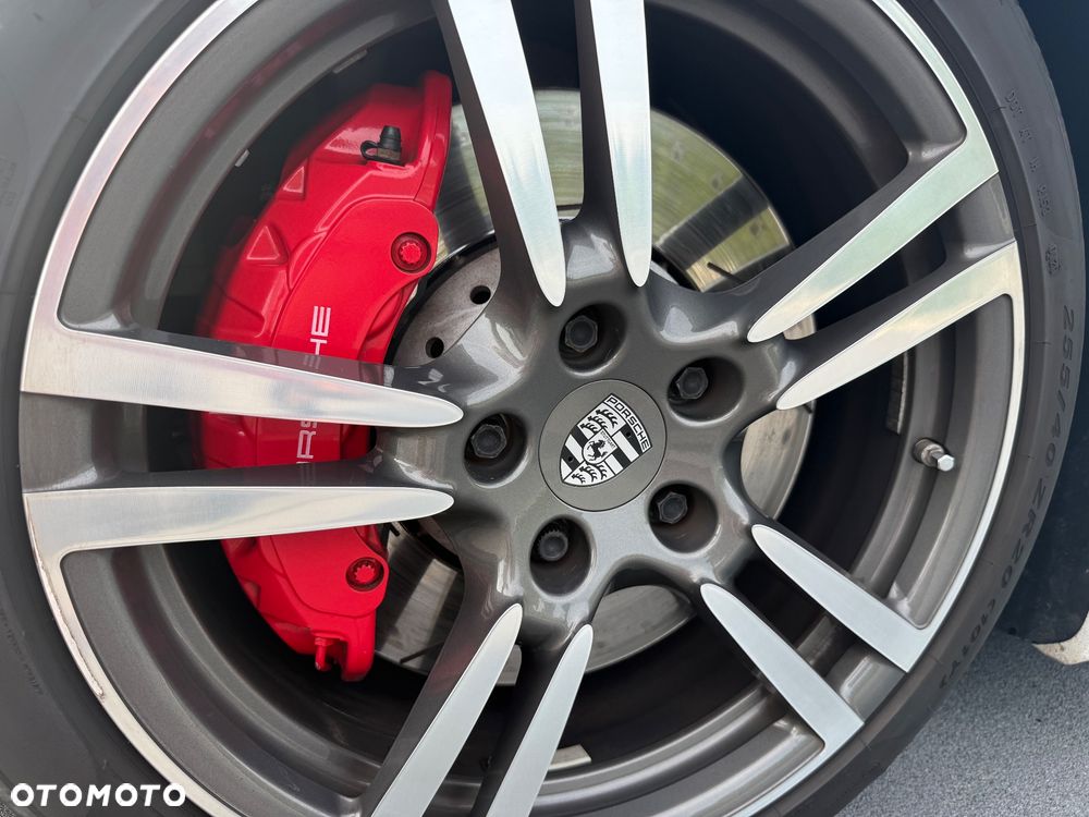 Porsche Panamera GTS - 36