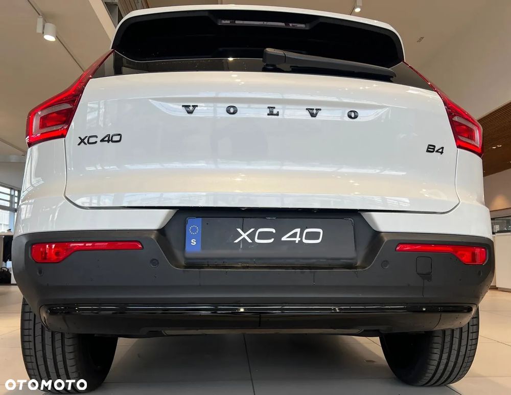 Volvo XC 40 B4 AWD Ultimate Dark - 13