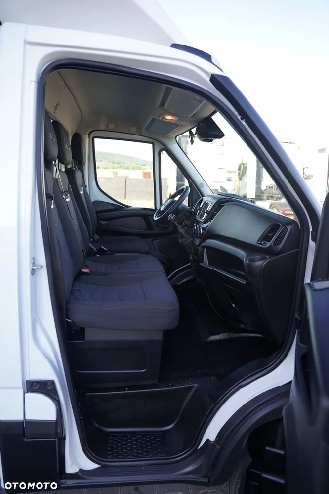 Iveco DAILY 35-160 / IZOTERMA / WINDA DHOLLANDIA / BLIŹNIAK / DMC: 3500 KG - 36