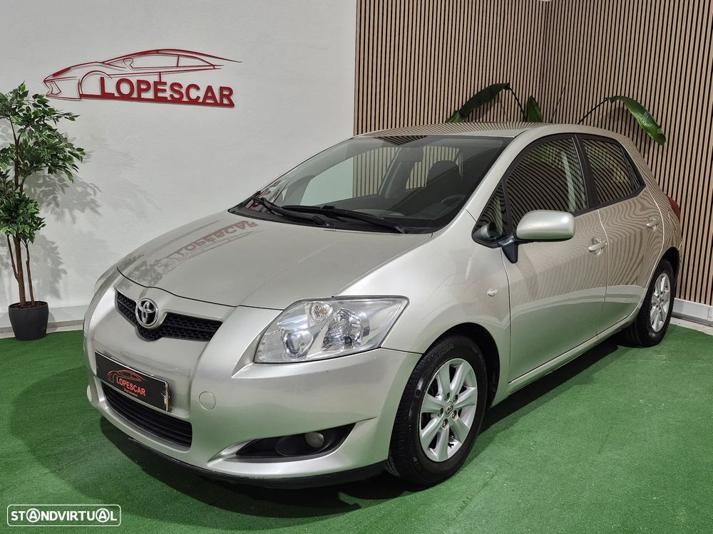 Toyota Auris 1.4 D-4D Comfort - 1