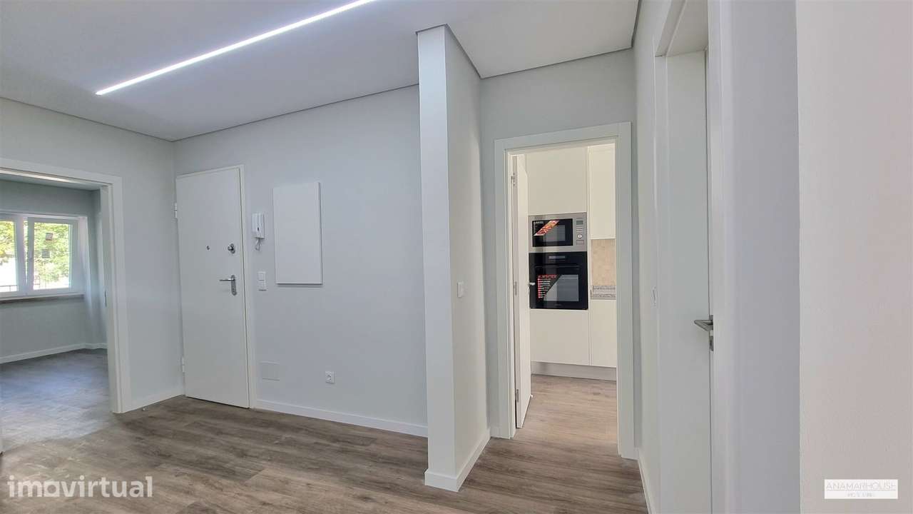 T2 totalmente remodelado na Venteira,Amadora - Grande imagem: 3/22