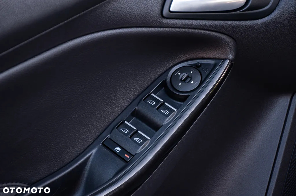Ford Focus 1.0 EcoBoost Connected - 38