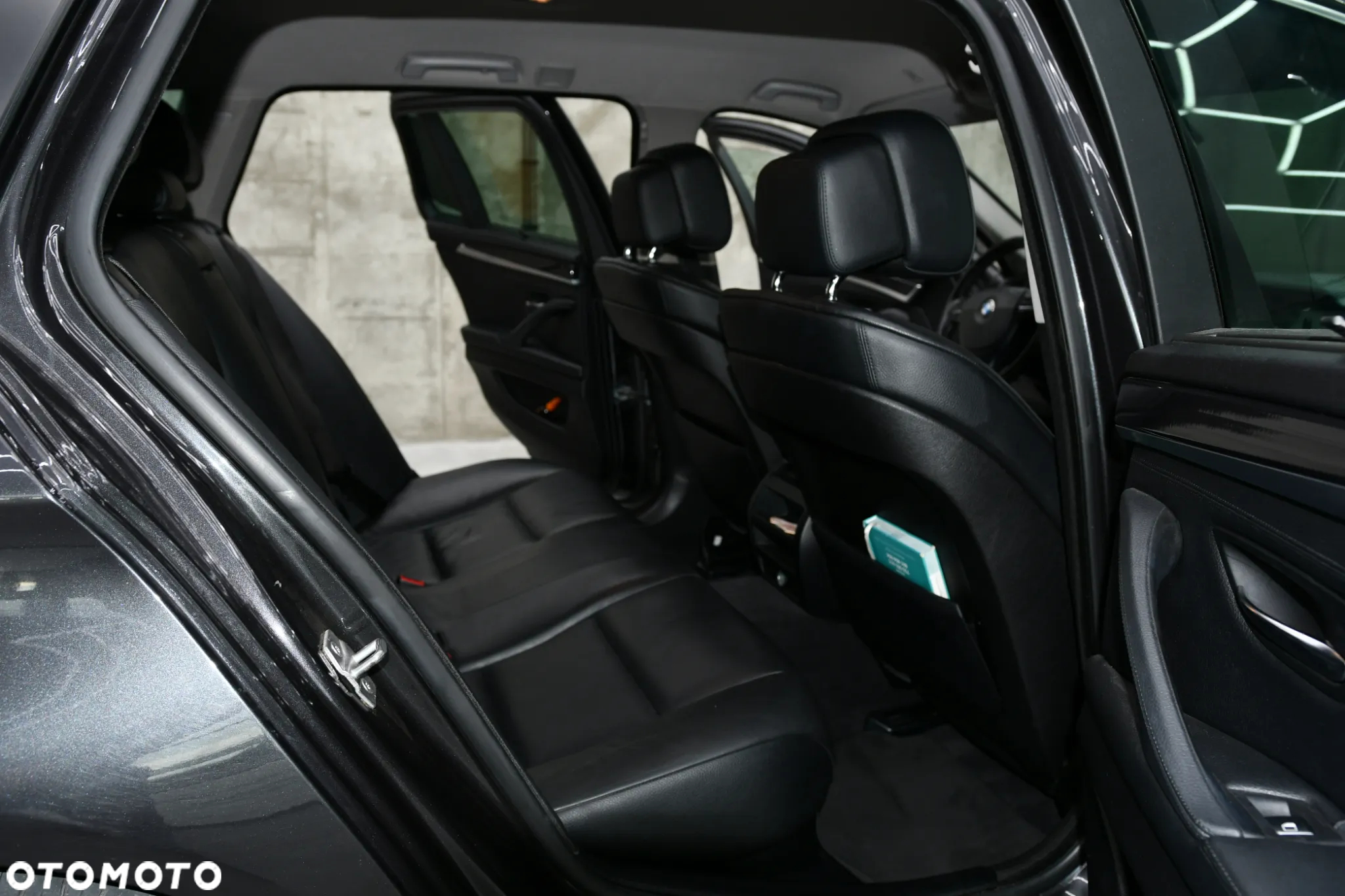 BMW Seria 5 525d - 16
