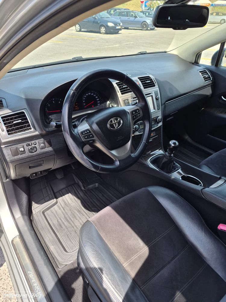 Toyota Avensis SW 2.0 D-4D Luxury+Navi - 12