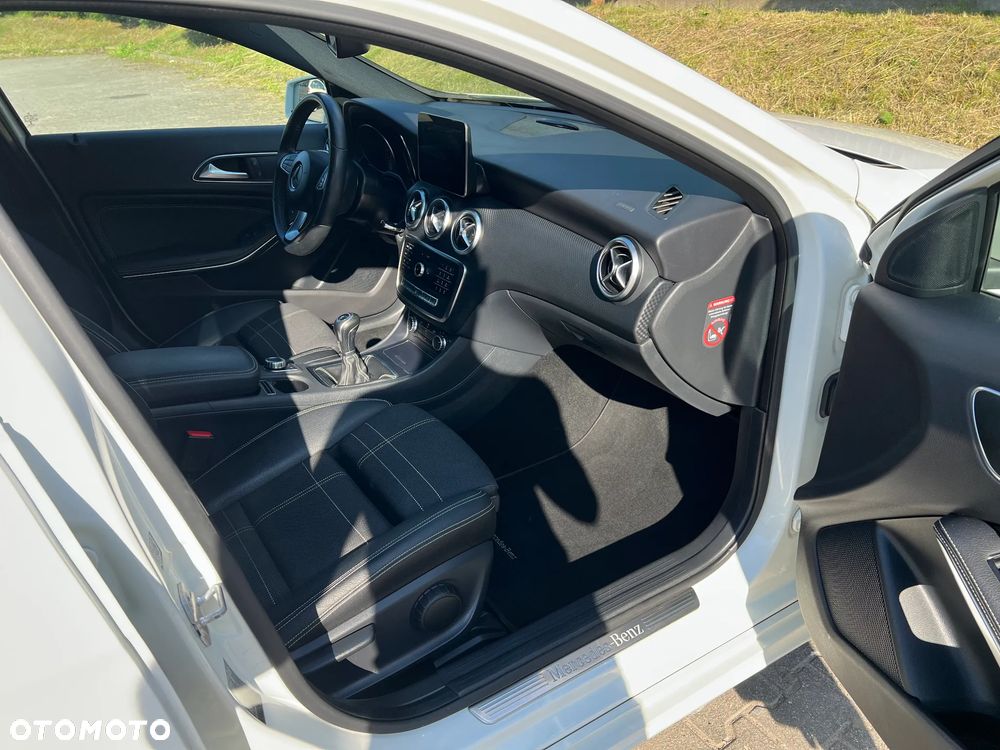Mercedes-Benz Klasa A 200 AMG Line - 13