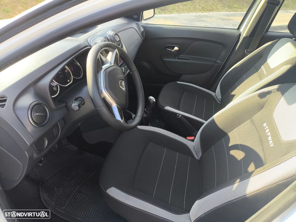 Dacia Sandero SCe 75 Essentiel - 9