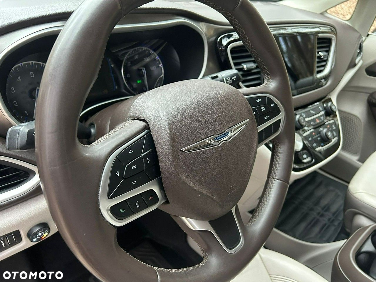 Chrysler Pacifica - 20