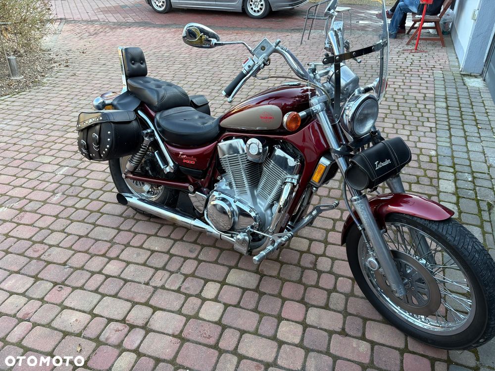 Suzuki Intruder - 1