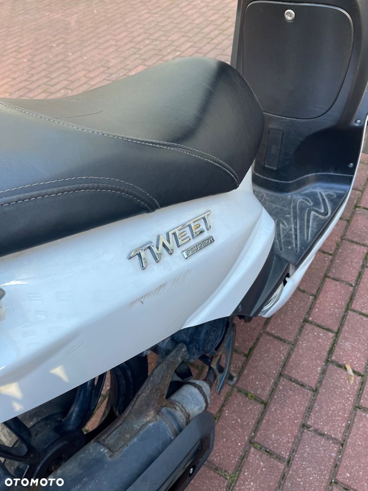 Peugeot Tweet - 8