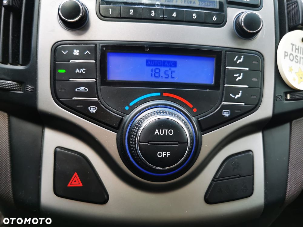 Hyundai i30 1.6 Comfort EU5 - 18