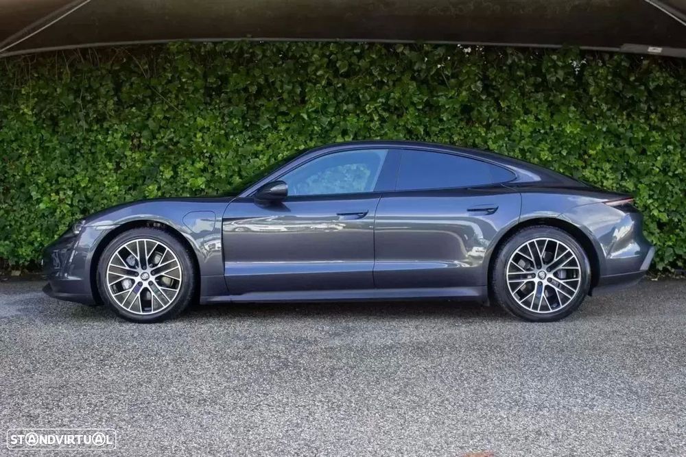 Porsche Taycan - 7