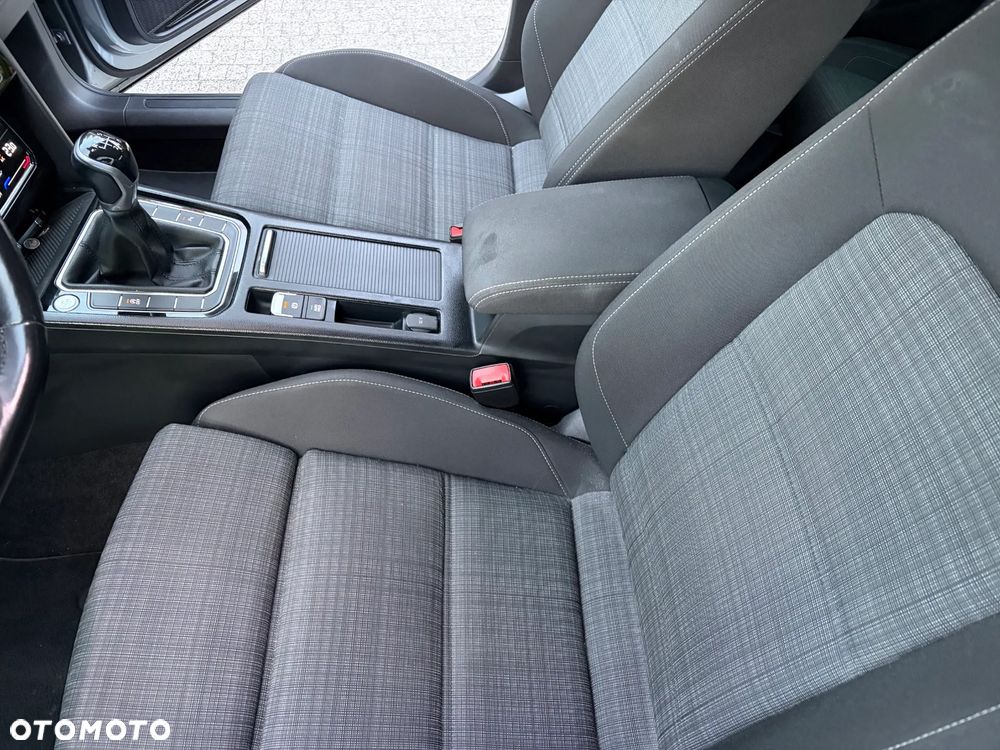Volkswagen Passat 2.0 TDI EVO Business - 22