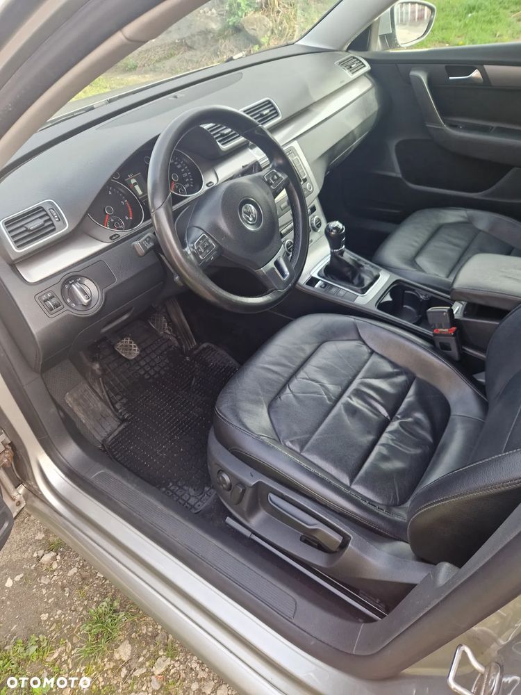 Volkswagen Passat 1.6 TDI BlueMotion - 12